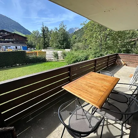 2 Bed Alpine Retreat Sleeps 6, 2 Min Walk To Eggli, Views And Parking Appartement *