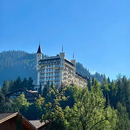 2 Bed Alpine Retreat Sleeps 6, 2 Min Walk To Eggli, Views And Parking Appartement Gstaad